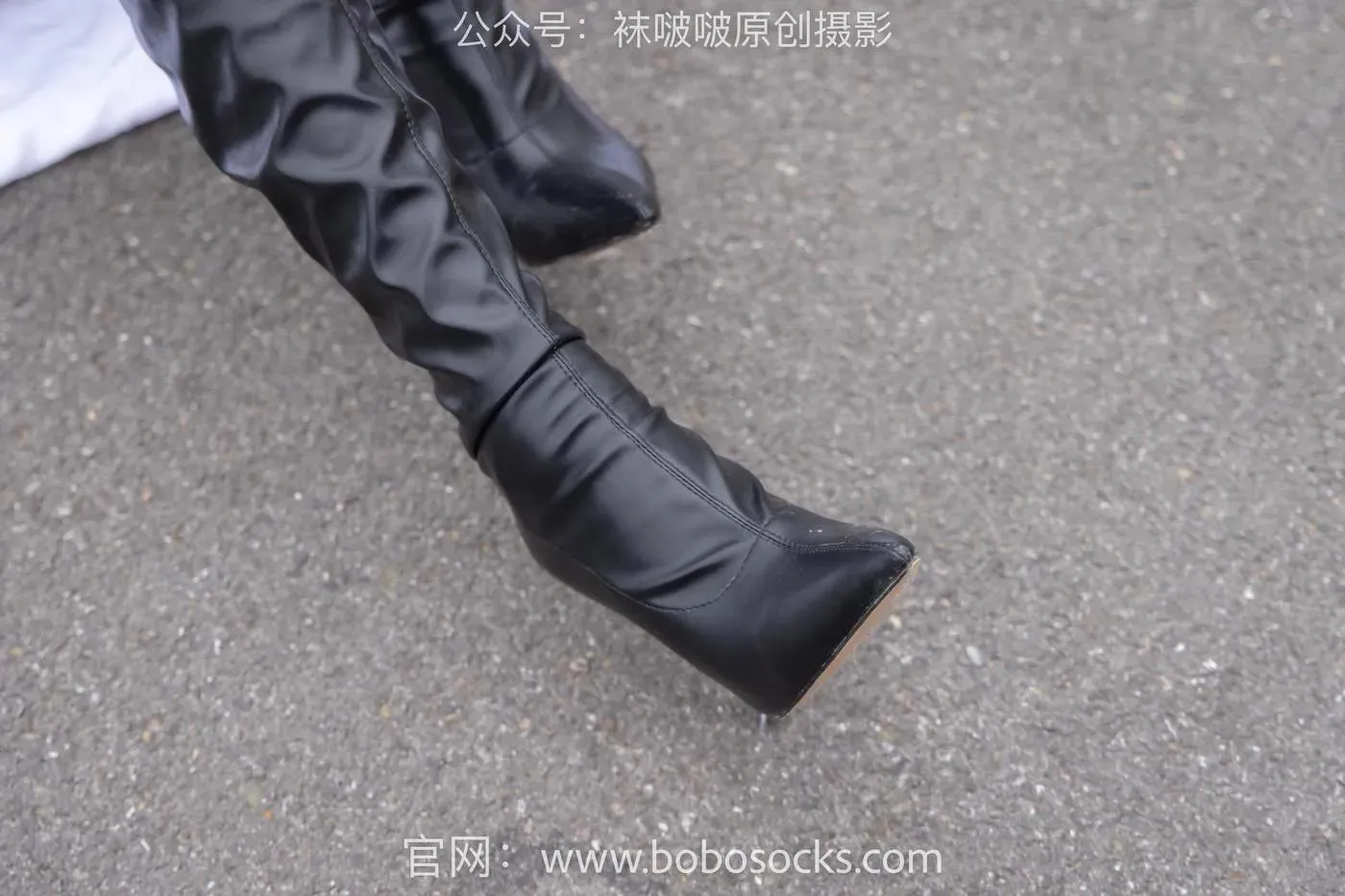 [BoBoSocks袜啵啵]NO.146 小甜豆-高跟长靴、黑色踩脚裤、肉丝 [154P]插图2